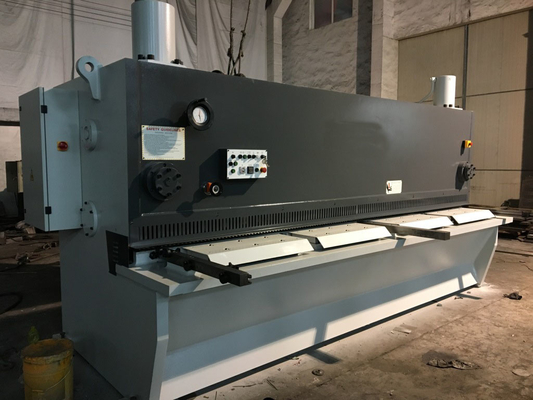 réparation de cisaillement QC12Y-12x2500 3200 4000 de machine de guillotine industrielle en métal de 12mm